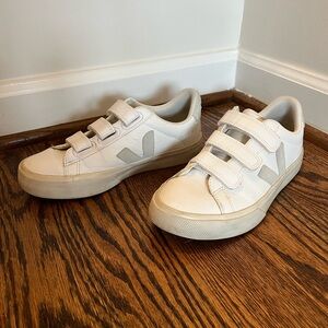 Veja Recife Logo Extra White/ Neutral Sneakers Size 7